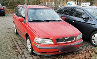 Die Polizei ist auf der Suche nach diesem Auto. Zuletzt war es mit einer lippischen Zulassung unterwegs. - Kreispolizeibehörde Herford