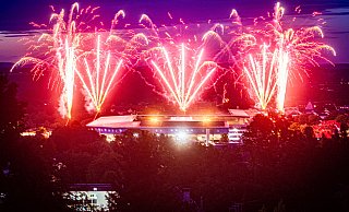 Das große Feuerwerk zum Abschluss des Casper-Konzerts auf der Bielefelder Alm. - Mike-Dennis Müller Das große Feuerwerk zum Abschluss des Casper-Konzerts auf der Bielefelder Alm. - Mike-Dennis Müller