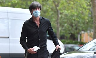 Startet mit dem DFB-Team in die finale EM-Vorbereitung: Bundestrainer Joachim Löw. - Foto: Revierfoto/dpa