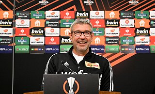 Hat gut lachen: Union-Coach Urs Fischer. - Matthias Koch/dpa