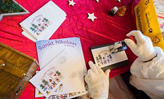 Viele Kinder wünschen sich in ihren Briefen Frieden vom Nikolaus. - Oliver Dietze/dpa
