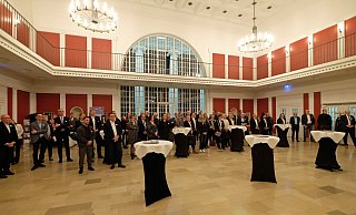 Noch Spielraum nach oben gab es bei der Zahl der Gäste auf der Premiere des Neujahrsempfangs in der Wandelhalle. - Thorsten Gödecker