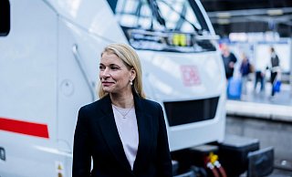 Die neue Bahnchefin, Evelyn Palla, will den Konzern neu aufstellen. (Archivbild) - Christoph Soeder/dpa