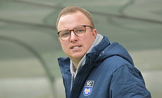 Tobias Brockschnieder hat nach der Entlassung von Thomas Stratos mit Oliver Zech und Mariusz Rogowski das Training beim SC Wiedenbrück geleitet. - sport/presse/foto Dünhölter