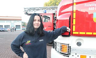 Ein Mädchen unter 29 Jungs: Fiona Faigle (13) ist derzeit das einzige Mädchen in der Bad Driburger Jugendfeuerwehr. - Burkhard Battran