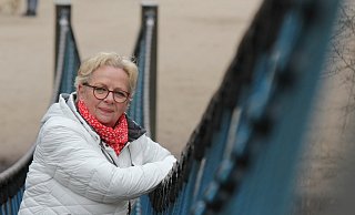Angela Lück balanciert über die Seilbrücke auf der Aqua Magica. Die Landtagsabgeordnete aus Löhne tritt nicht noch einmal an. - Ulf Hanke
