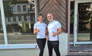 Die Betreiber Engin und Julia Yildiz vor ihrem neuen Studio, sie Planen mit einen Eröffnugnstermin für Anfang Herbst. - Engin Yildiz