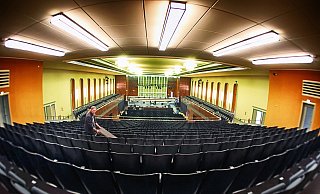 Die Oetkerhalle wird in den nächsten Wochen leer bleiben. Die Stadt untersagt alle öffentlichen Veranstaltungen. - Sarah Jonek