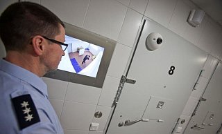 Blick in eine Gewahrsamszelle. - Oliver Krato