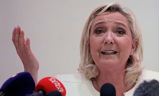 Tritt in der Stichwahl am 24. April gegen Amtsinhaber Emmanuel Macron an: Marine Le Pen. - Foto: Francois Mori/AP/dpa