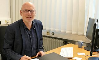 Frank Braksiek, Leiter der Gesamtschule Friedenstal.  - Gesamtschule Friedenstal
