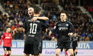 Paderborn nimmt drei Zähler aus Wiesbaden mit. - Jörg Halisch/dpa