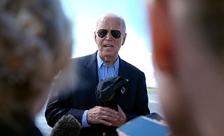 Bleibt US-Präsident Joe Biden im Rennen um das Weiße Haus? Der Demokrat bleibt starr auf Kurs - doch in seiner Partei herrscht Unruhe. - Manuel Balce Ceneta/AP