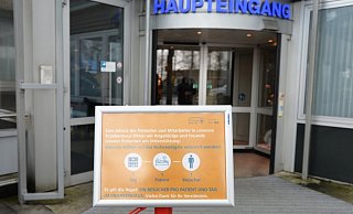 Am Klinikum beobachten die Verantwortlichen die Situation genau. - Peter Steinert