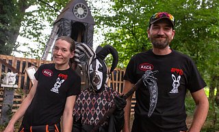 Nicole und Patrick Overkamp brauchen auf dem "Horrorhof" im Kreis Gütersloh dringend Unterstützung. - Andre Schneider Nicole und Patrick Overkamp brauchen auf dem "Horrorhof" im Kreis Gütersloh dringend Unterstützung. - Andre Schneider