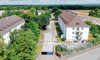 In der Nacht zu Dienstag ist es auf dem Gelände der Notunterkunft in der ehemaligen Dempsey-Kaserne in Paderborn zu Auseinandersetzungen unter Bewohnern gekommen. - (Archivbild) Stadt Paderborn/Besim Mazhiqi