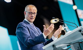 Bundeskanzler Friedrich Merz (CDU) spricht beim Landesparteitag der CDU Nordrhein-Westfalen. - Thomas Banneyer/dpa