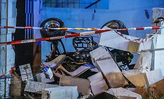 Das Quad durchbrache eine Mauer und landete in einem Rohbau. Der Fahrer überlbete den Aufprall nicht. - Paul Brinkmann