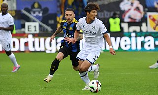 Auch Kaito Mizuta (rechts gegen den Saarbrücker Calogero Rizzuto) konnte Arminias Spiel keine entscheidenden Impulse verleihen. - IMAGO/Fussball-News Saarland
