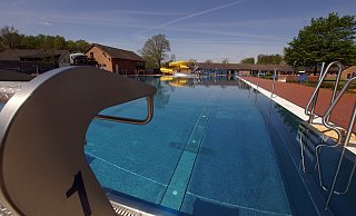 Das Rödinghauser Freibad wird in diesem Jahr verspätet in die Saison starten. Ein genauer Termin steht noch nicht fest, es wird auf Mitte Juni verwiesen. - Niklas Krämer/Gemeinde Rödinghausen Das Rödinghauser Freibad wird in diesem Jahr verspätet in die Saison starten. Ein genauer Termin steht noch nicht fest, es wird auf Mitte Juni verwiesen. - Niklas Krämer/Gemeinde Rödinghausen