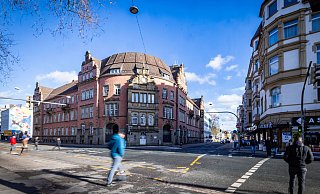 Ort des Geschehens: An dieser Ecke (r.) kam es an der Ampel zu dem dramatischen Vorfall. - Sarah Jonek