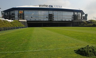 Die Schalker Veltins-Arena in Gelsenkirchen. - picture alliance