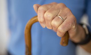 Darf die Rentnerin in ihrer Wohnung bleiben? Mit dieser Frage beschäftigte sich nun ein Bielefelder Gericht. - imago images/photothek