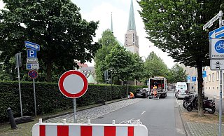 Gesperrt: Der Altstadt-Test treibt derzeit viele Bielefelder um - nicht nur den Einzelhandel und Pendler, die mit dem Auto in die City wollen. - Wolfgang Rudolf (Archiv/Symbolfoto)