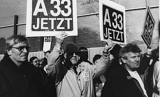 Bei der Freigabe des A33-Abschnitts zwischen SHS und A2 demonstrierten 1993 Menschen für den umstrittenen Weiterbau. Foto: NW - NW