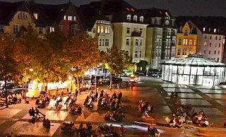 Arminia-Fans attackieren am Siegfriedplatz Mitarbeiter des Ordnungsamtes. - Uwe Schmale (Symbolfoto)