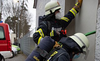 Türöffnungen sind bei der Freiwilligen Feuerwehr an der Tagesordnung. Nicht immer müssen die Einsatzkräfte also zu Bränden ausrücken. - Felix Boche