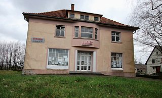 Bis 2008 war das "Irrlicht" mit Saal und Kneipe eine feste Größe in der gastronomischen Szene in Hücker-Aschen. Viele Band spielten hier. Jetzt erreichte die Spenger Verwaltung eine Bauvoranfrage; die jedoch für die Politik noch nicht aussagefähig genug ist, um darüber zu entscheiden. - Andreas Sundermeier