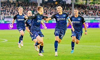 Raphael Obermair (2. v. r.) hatte in dieser Saison mit dem SCP schon viel Grund zum Feiern. Hier jubelt Paderborns Kapitän mit (v. l.) Felix Götze, Sven Michel, Filip Bilbija und Koen Kostons über einen Treffer in Münster. - Besim Mazhiqi