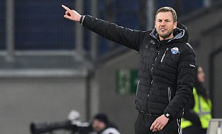 Trainer Thomas Bertels sah am Dienstag einen souveränen Sieg seiner Paderborner Reserve. - picture alliance / Eibner-Pressefoto