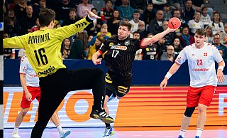 War bester deutscher Werfer beim Sieg der deutschen Handballer gegen die Schweiz: Lukas Zerbe - Marco Wolf/dpa