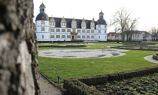 Der aktuelle Zustand des Barockgartens in Schloß Neuhaus sorgt für Unmut. (Archivbild) - Anna-Lena Hinder