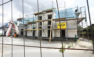 Mit einem eigenen Eilantrag will die Stadt den gerichtlich verhängten Baustopp kippen. - Roland Thöring