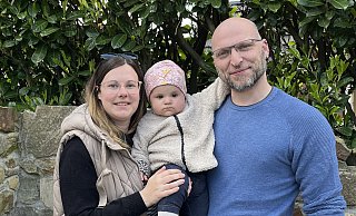 Jana und Michael Schaldach aus dem Kreis Gütersloh sind stolze Eltern der kleinen Ylvie. Der Kinderwunsch des Versmolder Paares wurde durch künstliche Befruchtung erfüllt. - Familie Schaldach