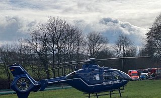 Polizei, Feuerwehr und Rettungshubschrauber machten sich auf den Weg zum Unfallort. - Sarah Jonek
