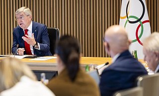 Die IOC-Spitze um Präsident Thomas Bach (hinten) ist gegen Olympia-Prämien. - Jean-Christophe Bott/KEYSTONE/dpa