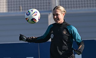 Plötzlich beim DFB am Ball: Rebecca Knaak steht vor ihrem Länderspiel-Debüt. - Arne Dedert/dpa