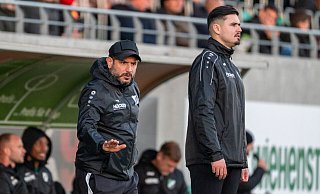 Trainer Farat Toku (l.) und Co-Trainer Tomas Jozičic (r.) sind beim SV Rödinghausen nur noch bis zum Sommer in der sportlichen Verantwortung. - SV Rödinghausen