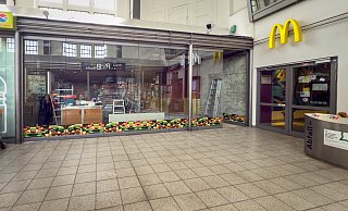 Die Subwayfiliale am Bielefelder Hauptbahnhof steht plötzlich leer. Der Betreiber erklärt, was vorgefallen ist. - Andreas Zobe