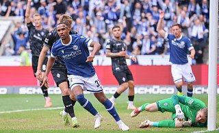 Noah Sarenren Bazee war im richtigen Moment zur Stelle und erzielte das Tor des Tages für Arminia. - Oliver Krato