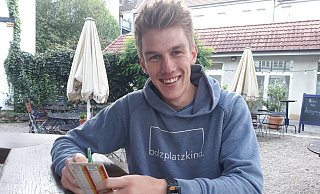 Schiedsrichterassistent mit Handwerkszeug: Luca Maurer erschien zum Lokaltermin ohne Fahne, aber mit Spielnotizkarte und Stift. - Nicole Bentrup