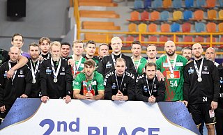 Die Enttäuschung über den verpassten vierten Titel ist den SCM-Spielern ins Gesicht geschrieben - Khaled Elfiqi/dpa