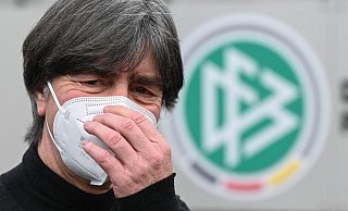 Entscheidet im Mai über den finalen EM-Kader: Bundestrainer Joachim Löw. - Foto: Arne Dedert/dpa
