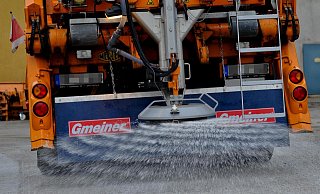 Drei Fahrzeuge sind für den Winterdienst in Rödinghausen im Einsatz. - ralf bittner, www.f2-fotografie.de