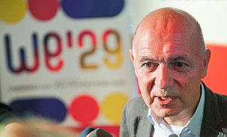 DFB-Präsident Bernd Neuendorf denkt «perspektivisch» an eine Männer-WM in Deutschland - Sebastian Gollnow/dpa