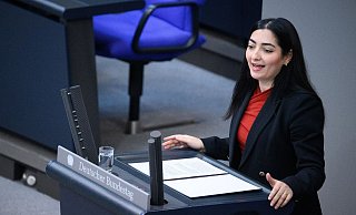 Die Sorge vor Rechtsextremismus sei in der Mehrheit der Gesellschaft angekommen, sagt Reem Alabali-Radovan (SPD). - Bernd von Jutrczenka/dpa